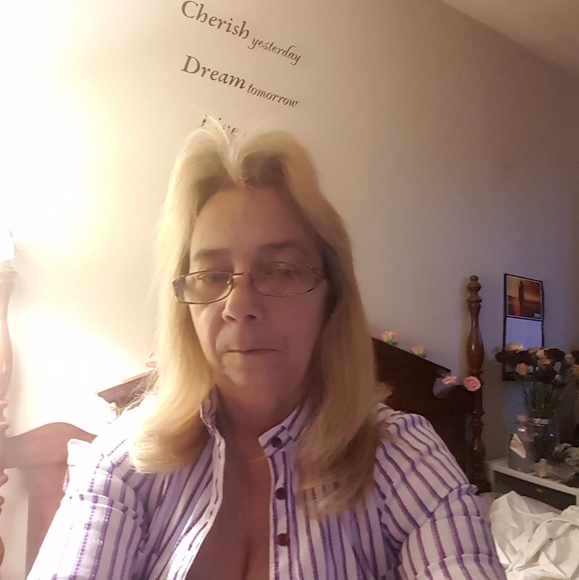 Meet your Posher, Gerri - Picture 1 of 1